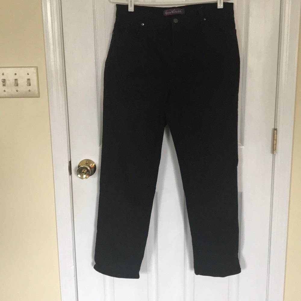 Gloria Vanderbilt straight leg jeans